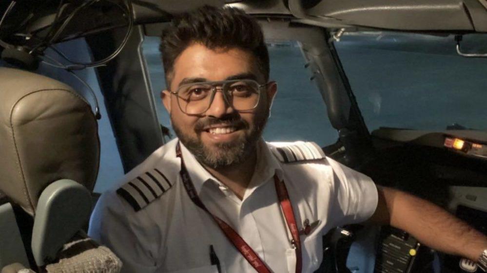 Indian Pilot Hero in Mid‑Flight Stabbing Saves 174 Lives, Greeted by World Leaders