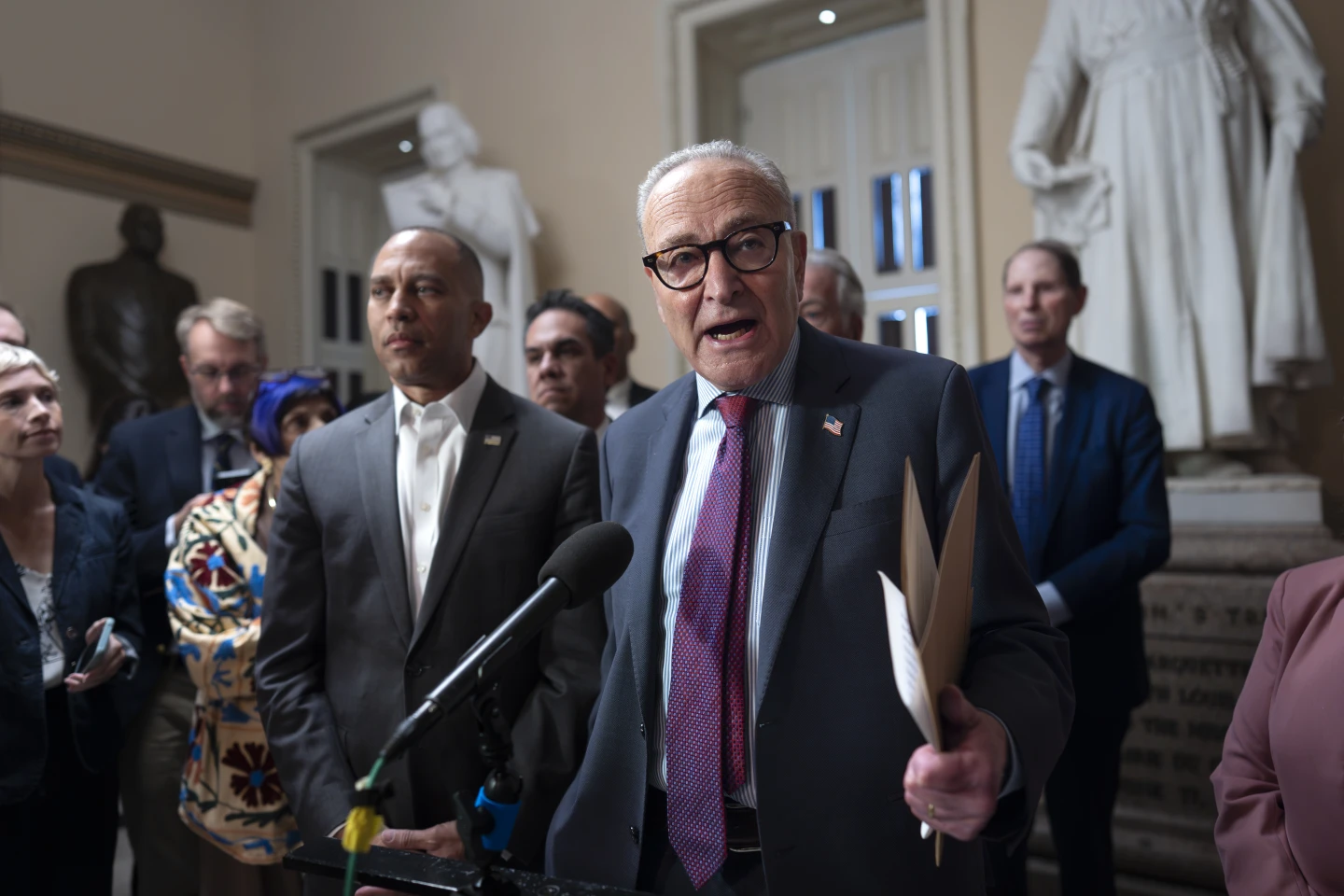 Bipartisan Tensions Rise Over Expiring Health Insurance Tax Credits