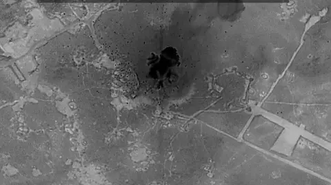 US Military Carries Out Major Strikes Against Islamic State Targets in Syria