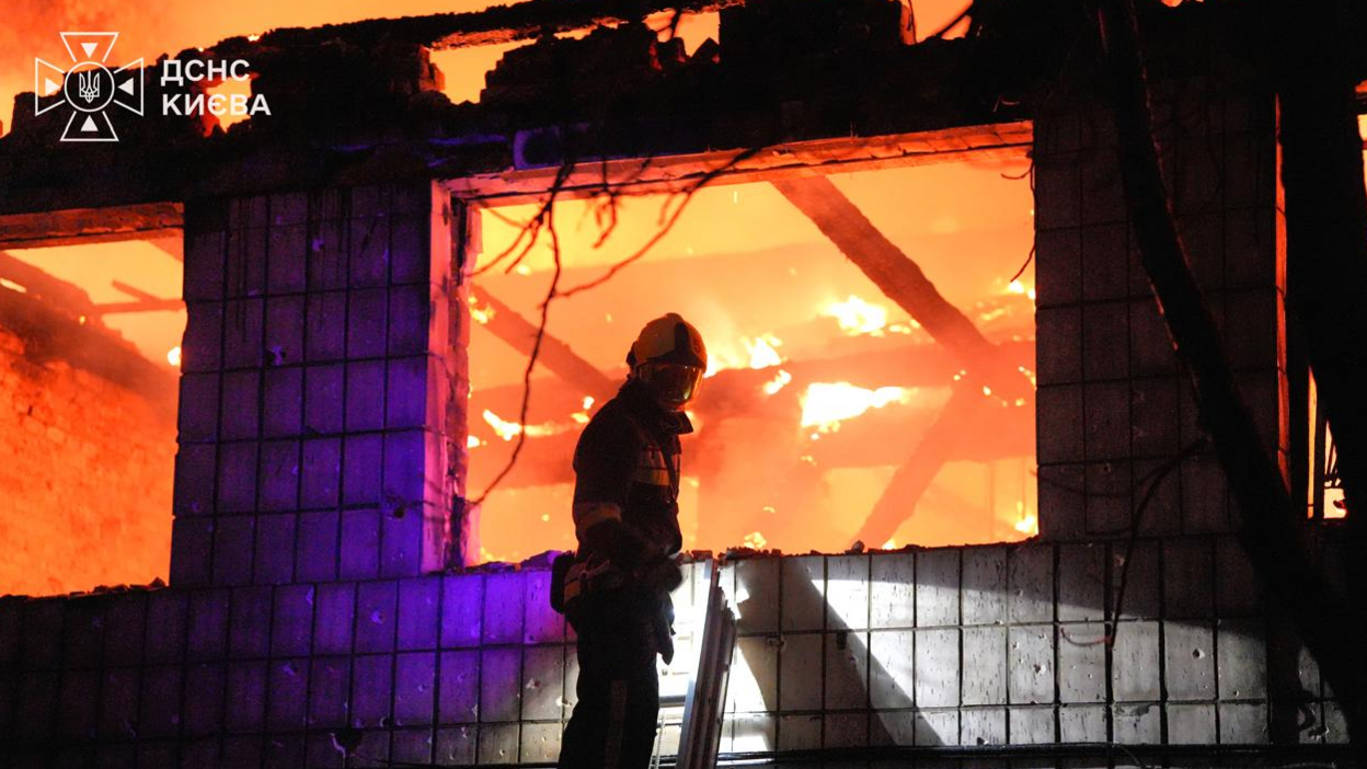Russian Strikes Kill 12 Railway Workers in Kyiv During Overnight Attack