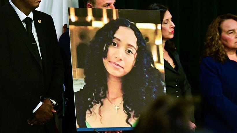 US singer D4vd faces murder trial over death of 14‑year‑old