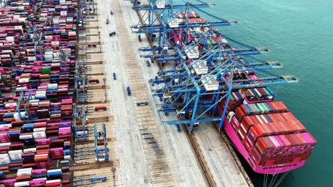 China Responds to Trump's Tariff Threat with Claims of US Double Standards