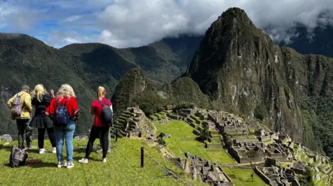 Dispute Over Bus Services Leaves Tourists Stranded at Machu Picchu