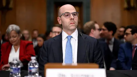 Senate Confirms Stephen Miran to Federal Reserve Board Amid Interest Rate Debate