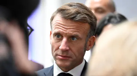 Time Running Out for Macron: A Political Crisis Unfolds in France