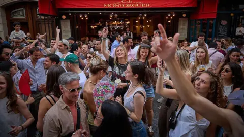 France Imposes Alcohol Ban on Fete de la Musique Amid Red Heatwave Alert