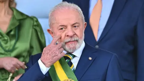Lula Defends Bolsonaro's Trial, Challenges Trump's Tariffs in New Op-Ed