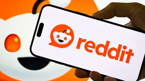 Australia Expands Social Media Ban for Minors, Adding Reddit to the List
