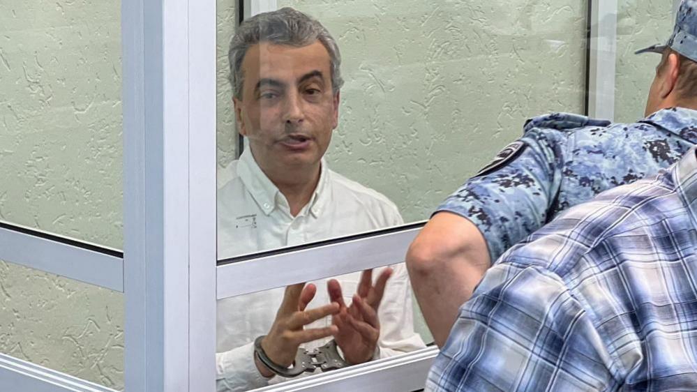 Russia Jails Anti-War Leader Lev Shlosberg for 11 Years After Party Ban