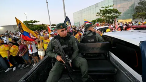 Colombia’s Election Overshadowed by Escalating Violence and Divergent Paths