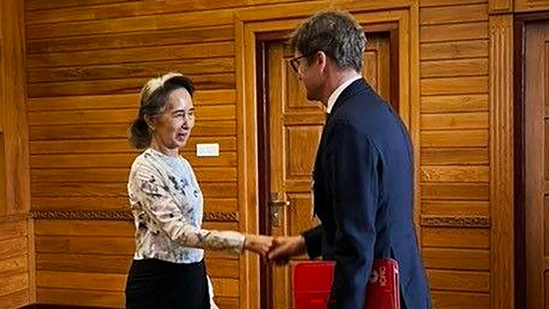 Aung San Suu Kyi’s First Contact Outside Prison Since 2021: Health and Diplomacy in Myanmar