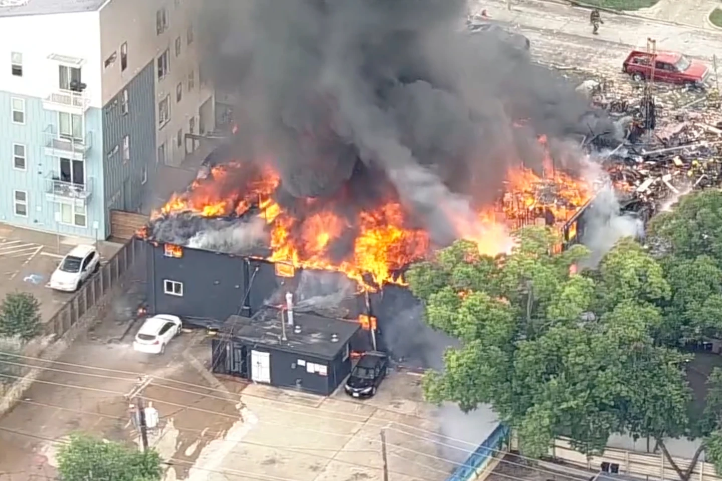 Dallas Apartment Complex Fires, Fatalities Reported