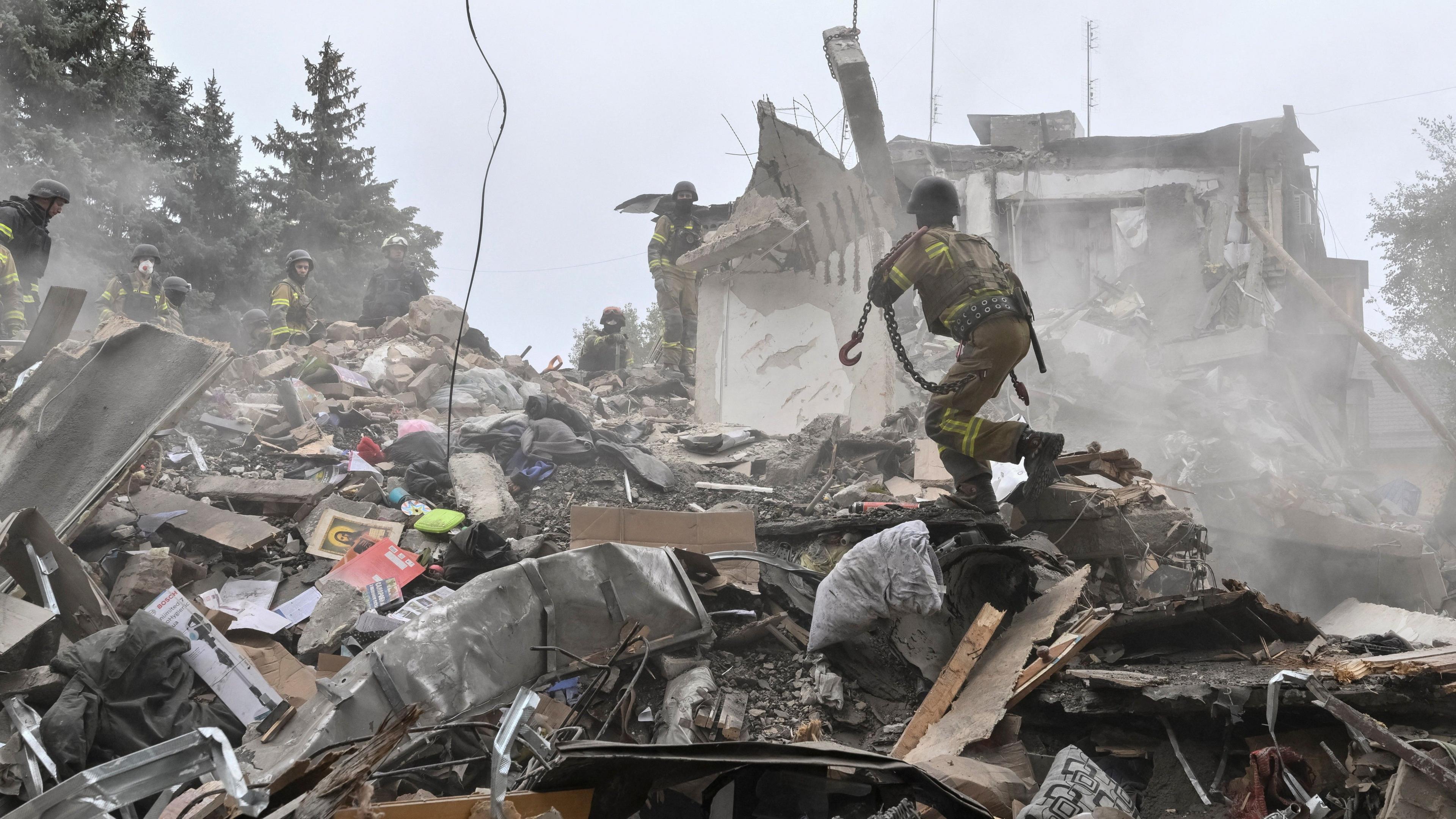 Zaporizhzhia Bombing: Glide Bombs Strike Kills 20, Including Children