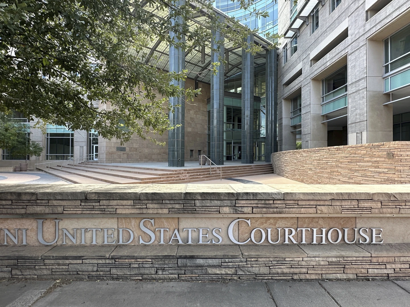 Federal Judge Temporarily Halts Deportation of Unaccompanied Minors from Central America