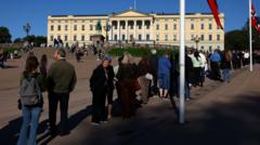 Mourners queue to pay their respects to King Harald