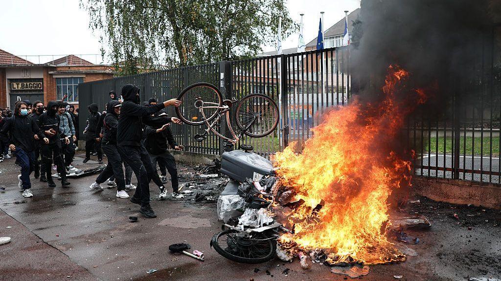 Over 400 Students Detained as French School Protests Escalate