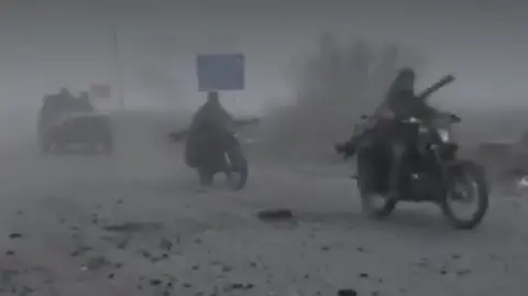 Foggy Conditions Aid Russian Forces as They Advance in Pokrovsk