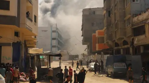 Intensified Assault: Israel's Air Strikes Displace Thousands in Gaza City