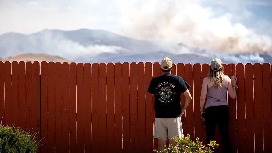 Nearly 90,000 Evacuated as Wildfire Threatens Reno, Nevada