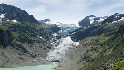 Swiss Glacier Melt Reveals Bodies of Missing Hikers from 1992