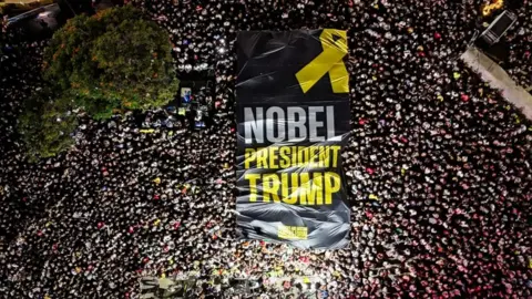 Trump Praised at Tel Aviv Rally Amid Expected Hostage Release by Hamas