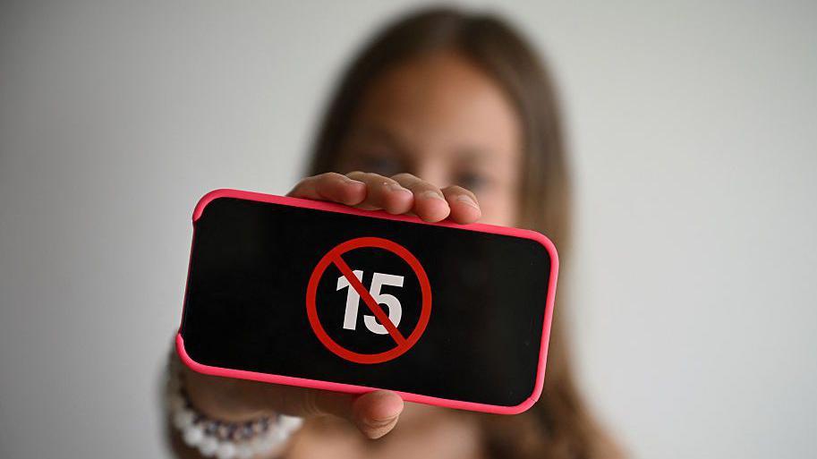 France Bans Under‑15s From Social Media in 2027: A New Frontier in Digital Safety