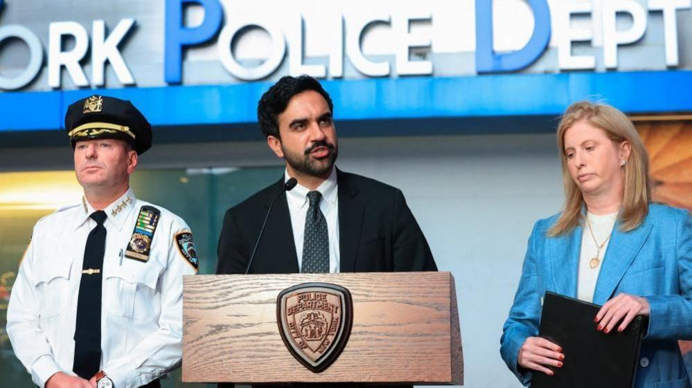 Times Square Stabbing: Victim, Suspect, and Police Response Under Scrutiny