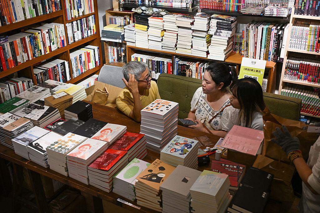 Readers’ Refusal: Hong Kong Bookstores Shrink as China Tightens Grip