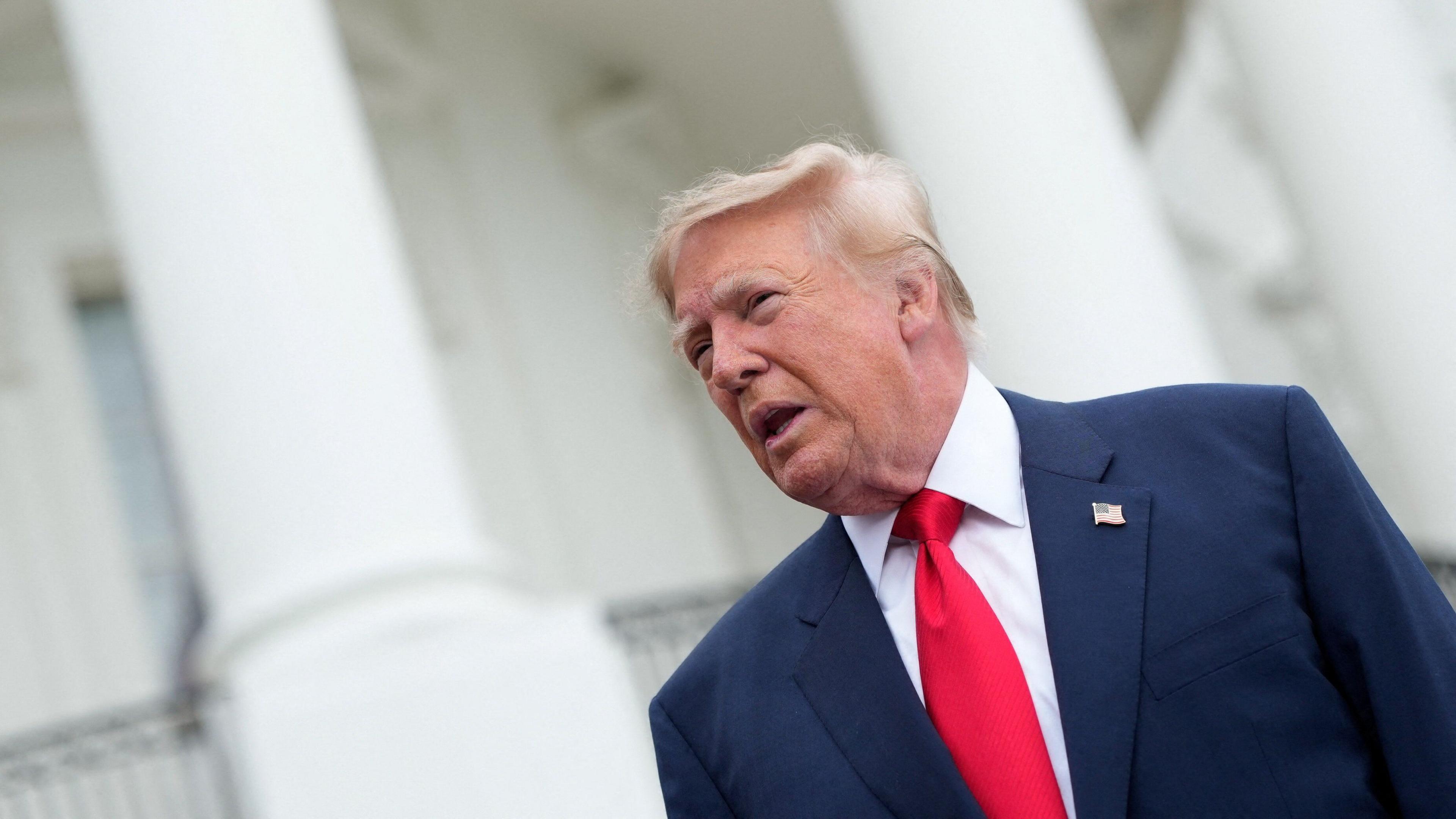 Trump Urges Ukraine to Replace President After Zelensky Criticises Diesel Deal