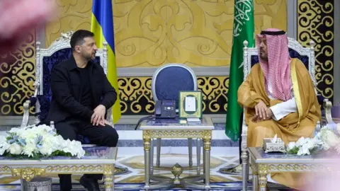 Zelensky's Strategic Visit to Saudi Arabia: Showcasing Drone Technology for Regional Security