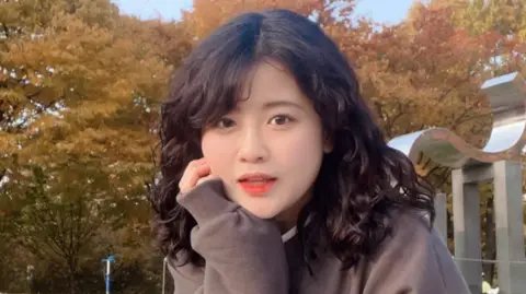 Tragic Loss of Baek Se-hee: Prominent South Korean Author Passes at 35